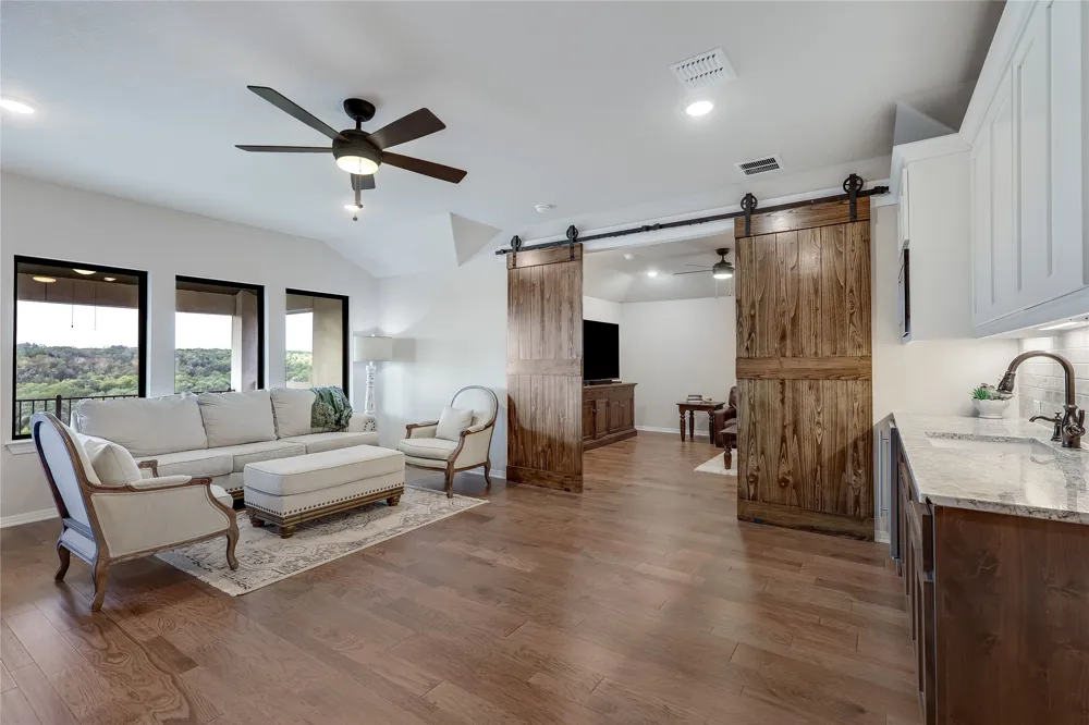 509 Crosswater Lane Dripping Springs, TX 78620
