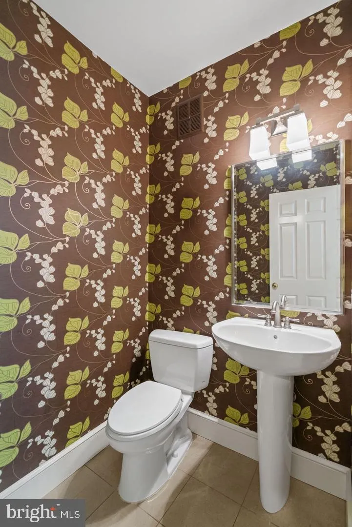 3231 SUTTON PLACE NW #D Washington, DC 20016