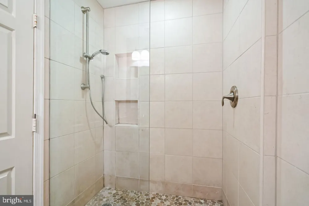 3231 SUTTON PLACE NW #D Washington, DC 20016