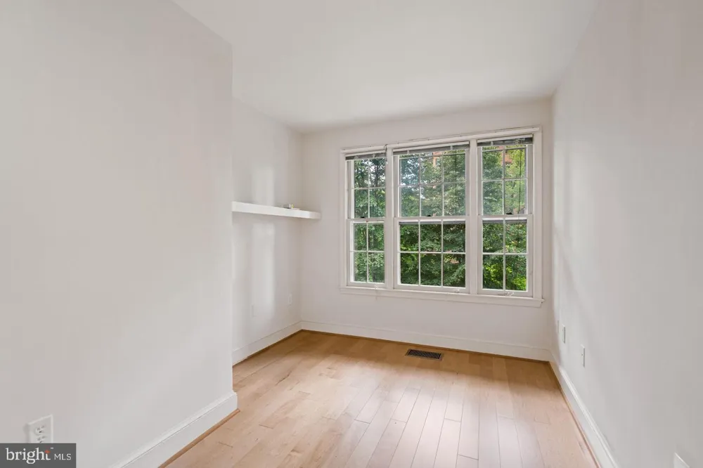 3231 SUTTON PLACE NW #D Washington, DC 20016
