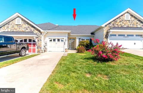 230 WILLIAMSBURG CIRCLE