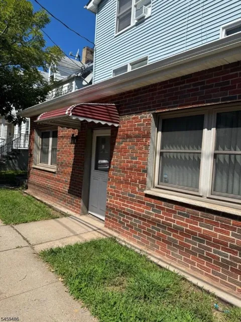 649 W Grand Ave #101 Unit 101