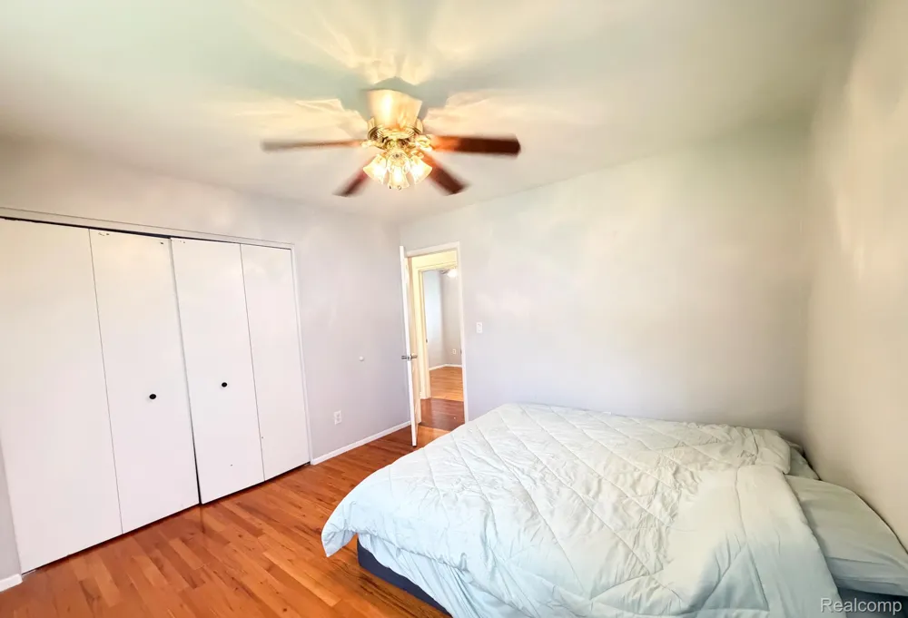 8439 Plumbrook Road Sterling Heights City, MI 48313