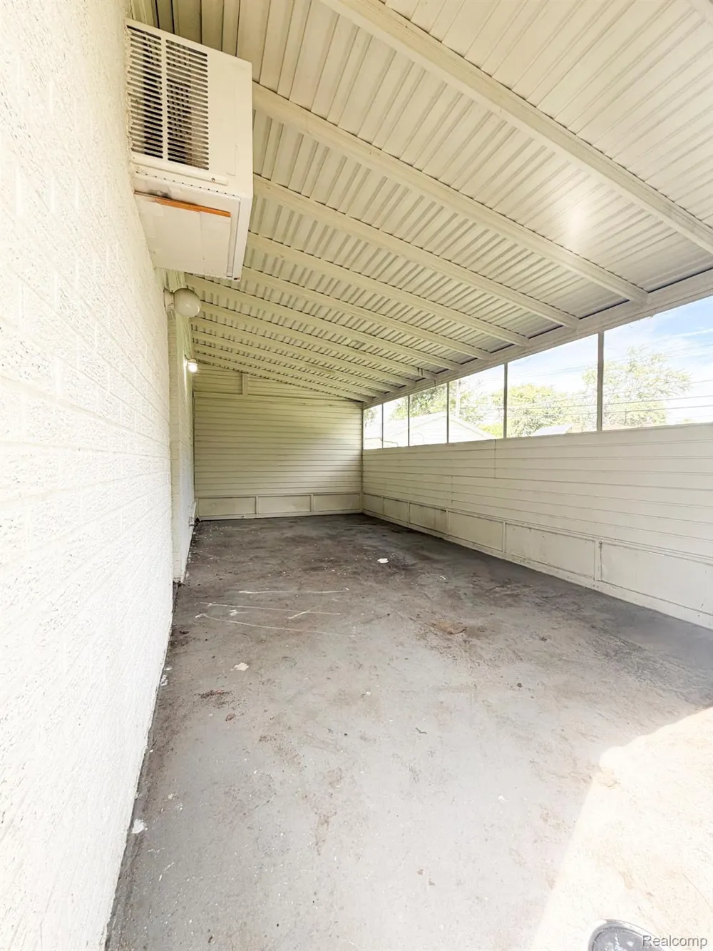 8439 Plumbrook Road Sterling Heights City, MI 48313