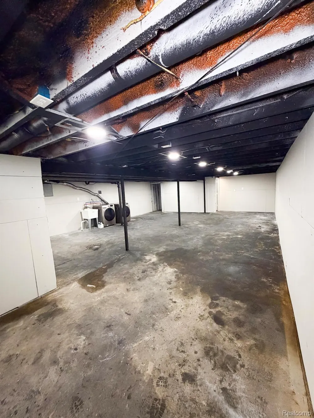 8439 Plumbrook Road Sterling Heights City, MI 48313