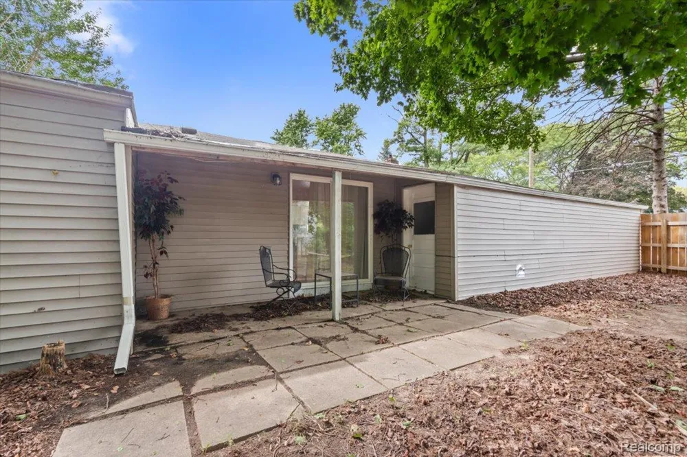 1054 E Mandeville Street Burton City, MI 48529