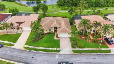720 W Cypress Pointe Dr W