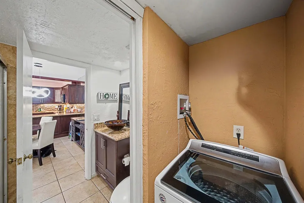 149 Lake Arbor Drive Palm Springs, FL 33461