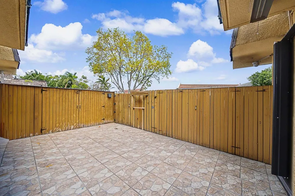 149 Lake Arbor Drive Palm Springs, FL 33461