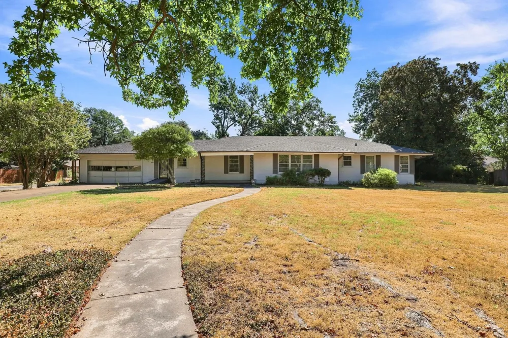 920 Park Avenue Bonham, TX 75418