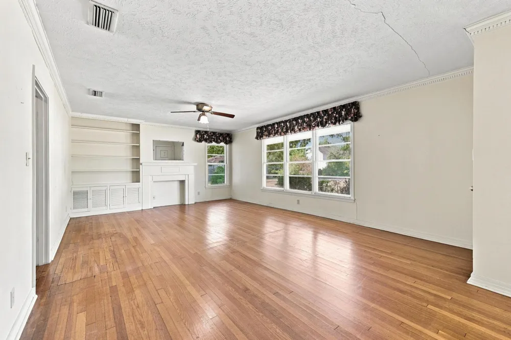 920 Park Avenue Bonham, TX 75418