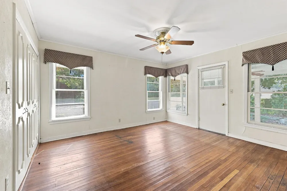 920 Park Avenue Bonham, TX 75418