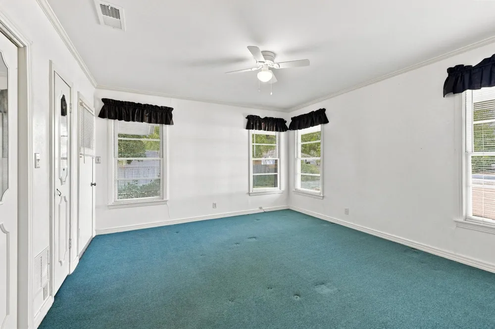 920 Park Avenue Bonham, TX 75418
