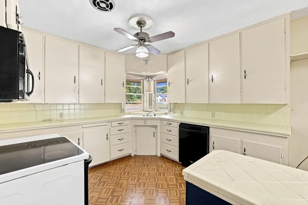 920 Park Avenue Bonham, TX 75418