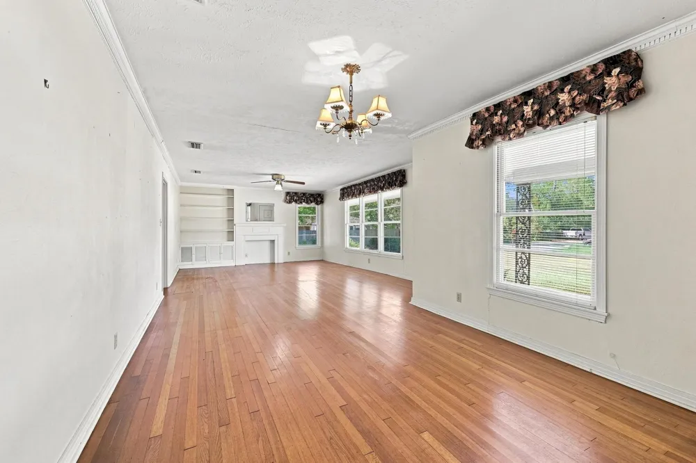 920 Park Avenue Bonham, TX 75418