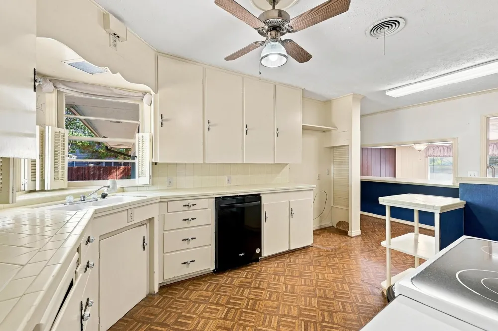 920 Park Avenue Bonham, TX 75418