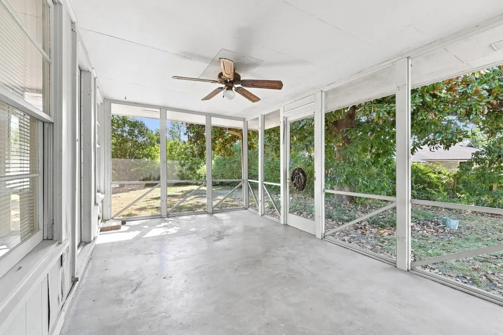 920 Park Avenue Bonham, TX 75418