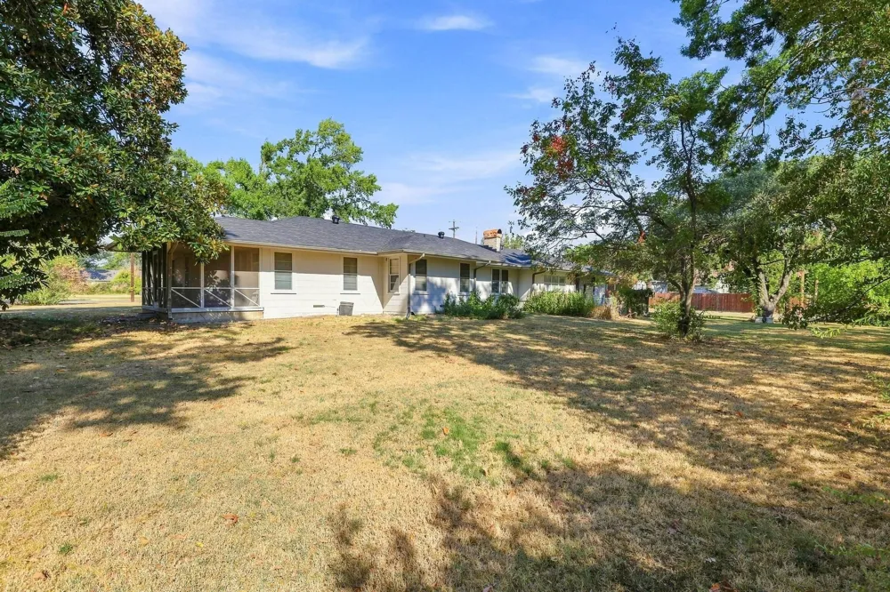 920 Park Avenue Bonham, TX 75418
