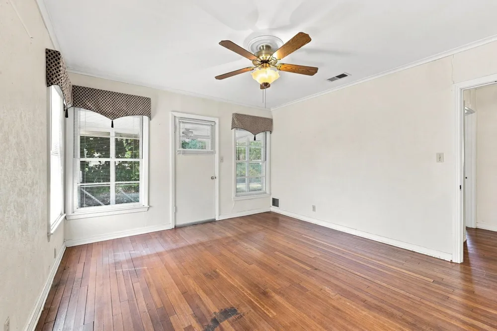 920 Park Avenue Bonham, TX 75418