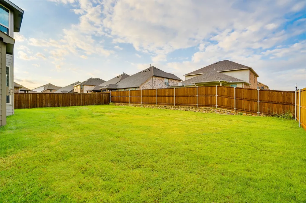 1521 Bison Trail Aubrey, TX 76227