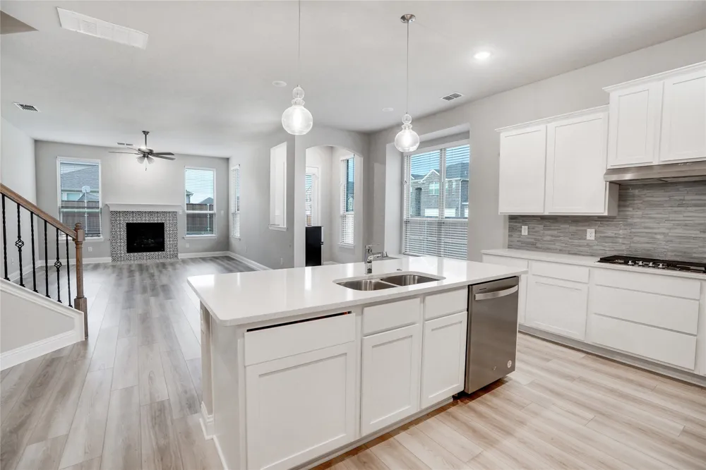 1521 Bison Trail Aubrey, TX 76227