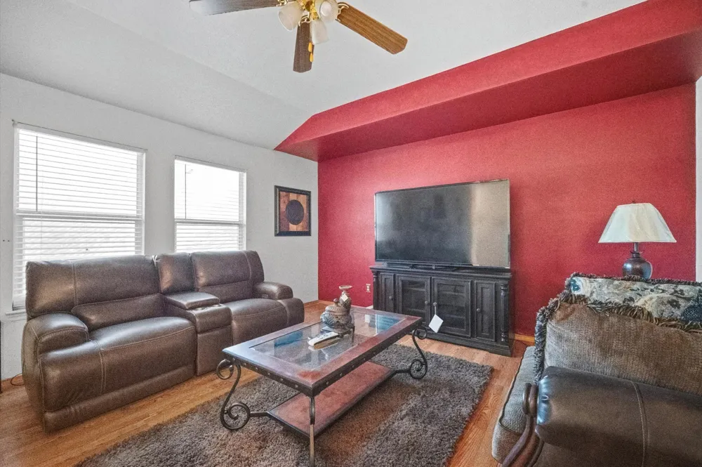 717 Eldorado Drive DeSoto, TX 75115