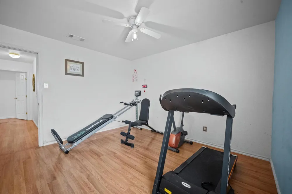 717 Eldorado Drive DeSoto, TX 75115