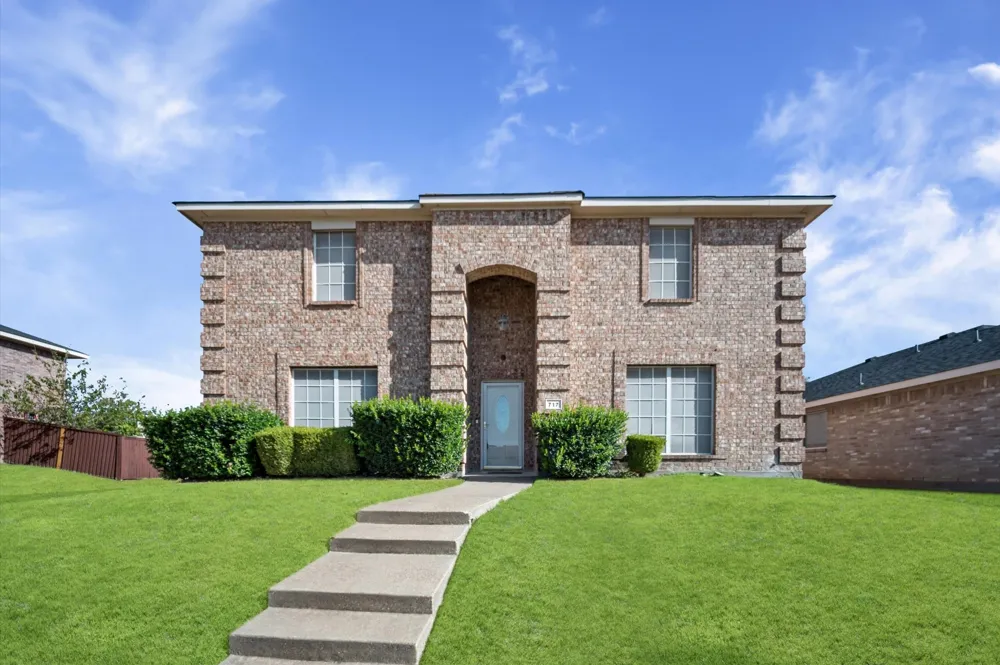 717 Eldorado Drive DeSoto, TX 75115