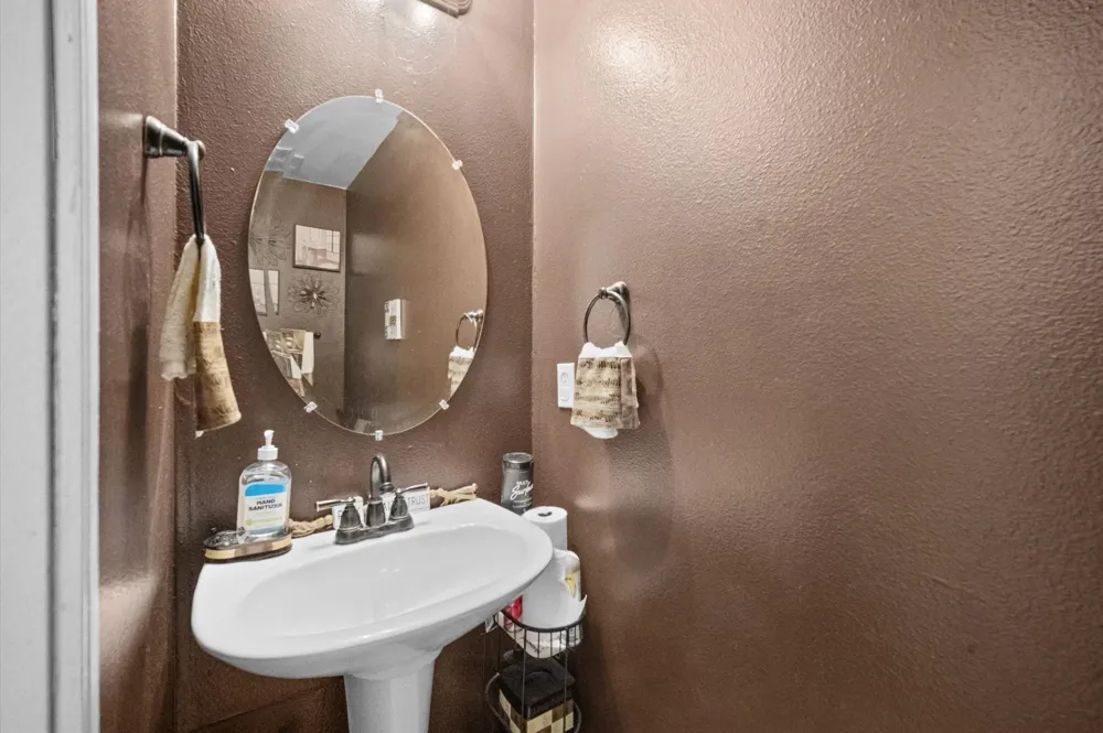 717 Eldorado Drive DeSoto, TX 75115