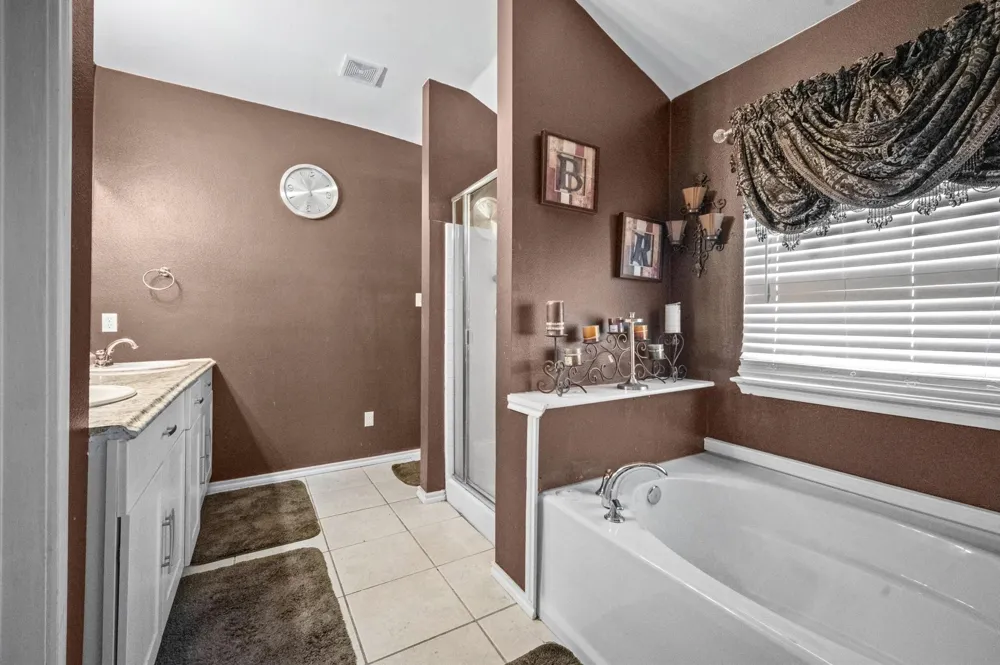 717 Eldorado Drive DeSoto, TX 75115