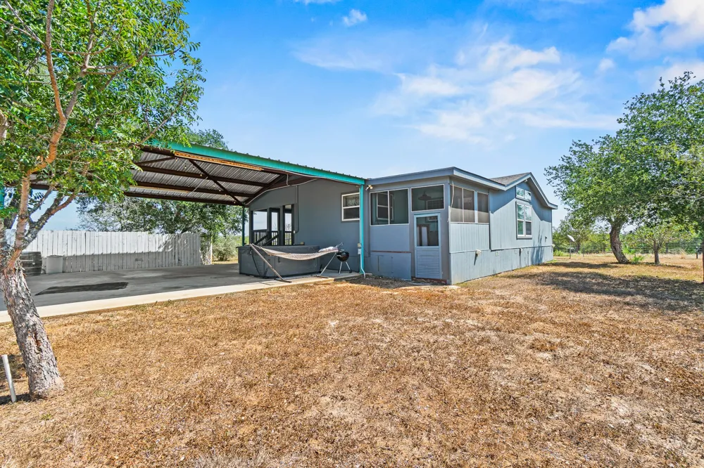 1951 Dowdy Road Seguin, TX 78155