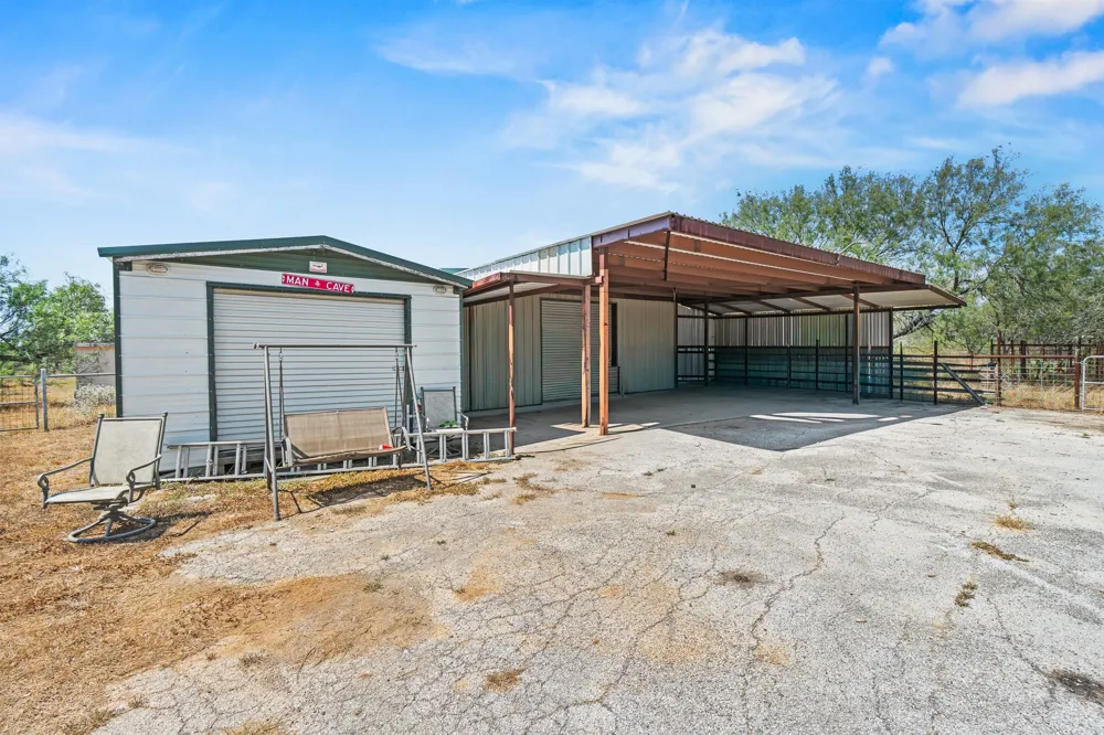 1951 Dowdy Road Seguin, TX 78155