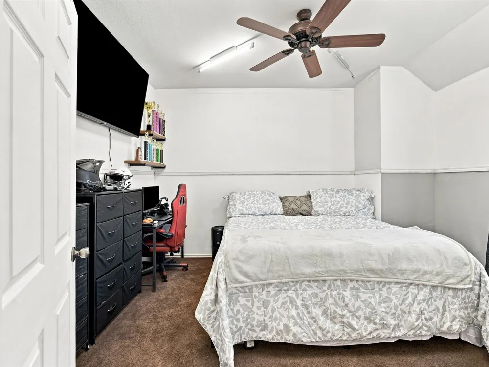 302 Republic Lane Euless, TX 76040