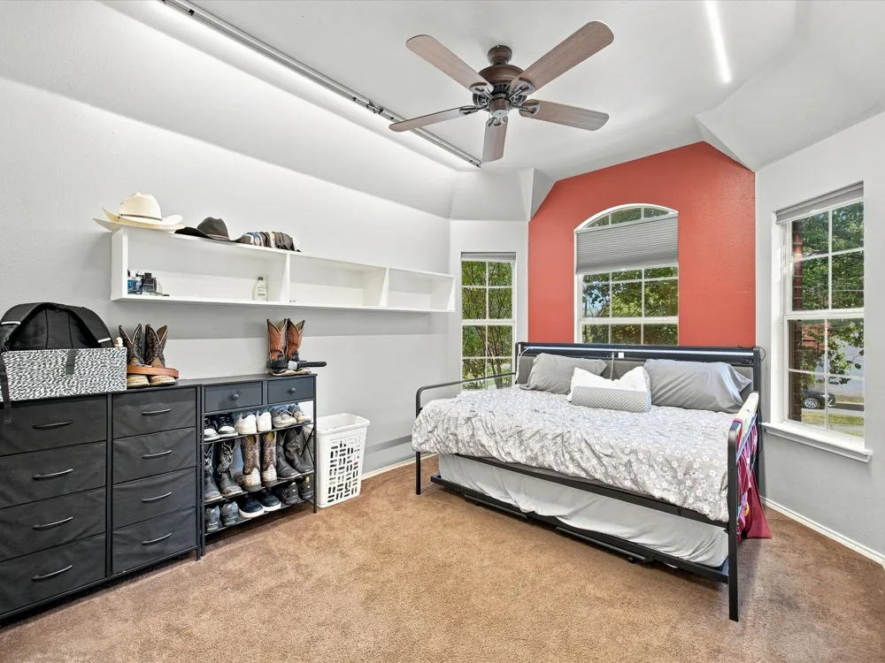 302 Republic Lane Euless, TX 76040