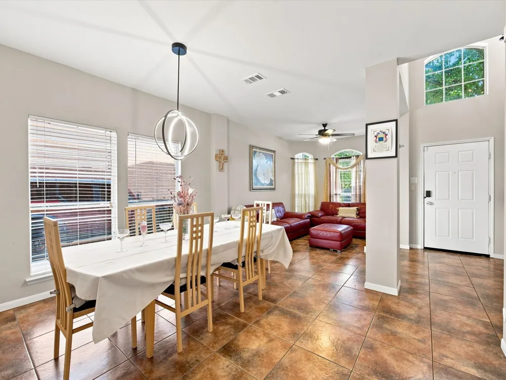 302 Republic Lane Euless, TX 76040