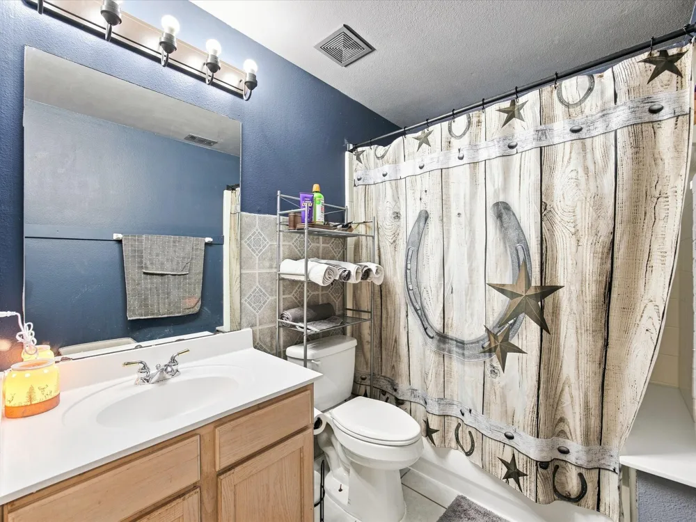 302 Republic Lane Euless, TX 76040