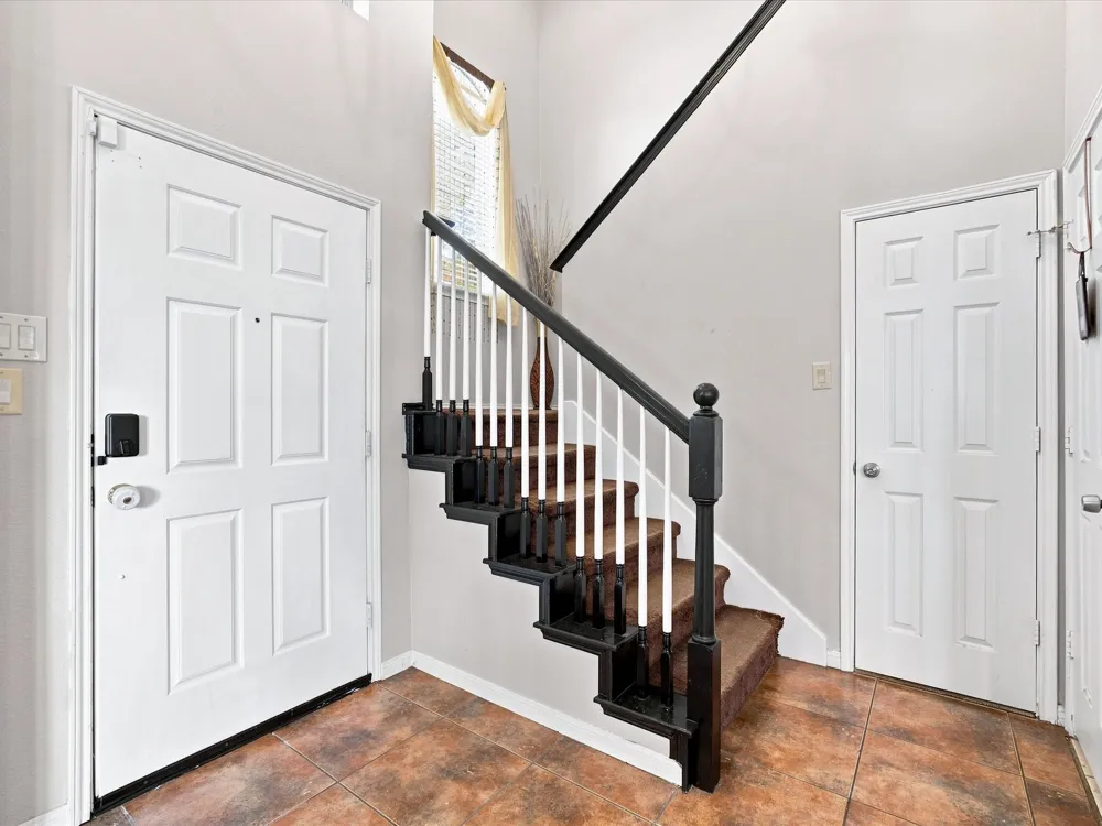 302 Republic Lane Euless, TX 76040