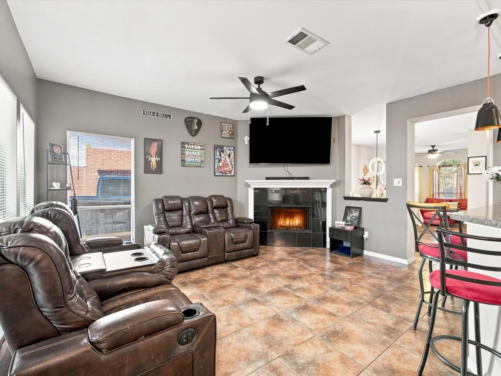 302 Republic Lane Euless, TX 76040