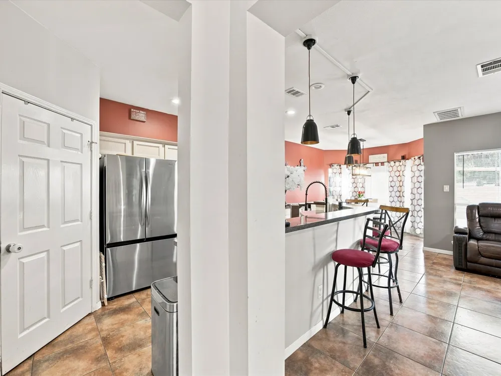 302 Republic Lane Euless, TX 76040