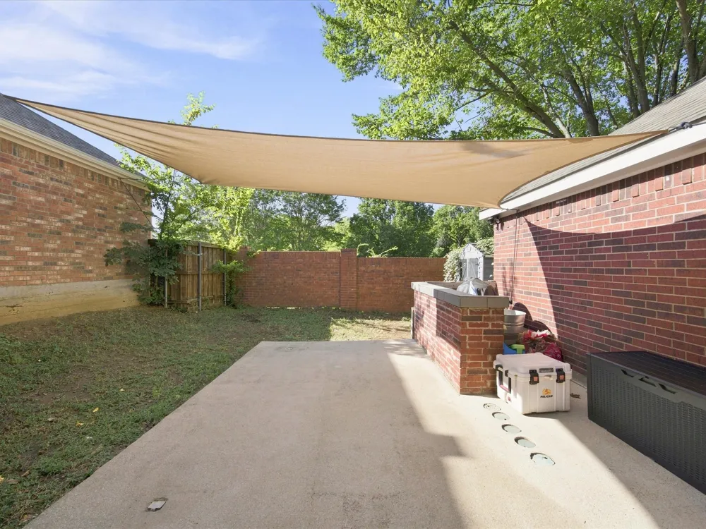 302 Republic Lane Euless, TX 76040