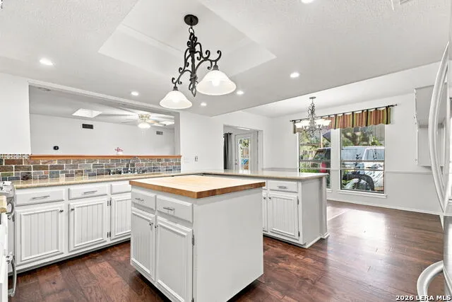 1739 Royal Crescent San Antonio, TX 78231
