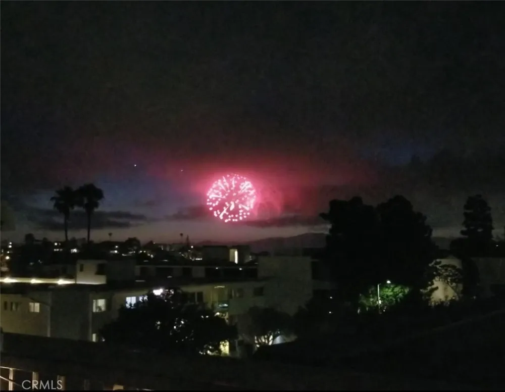 8738 Delgany #301 Playa del Rey, CA 90293