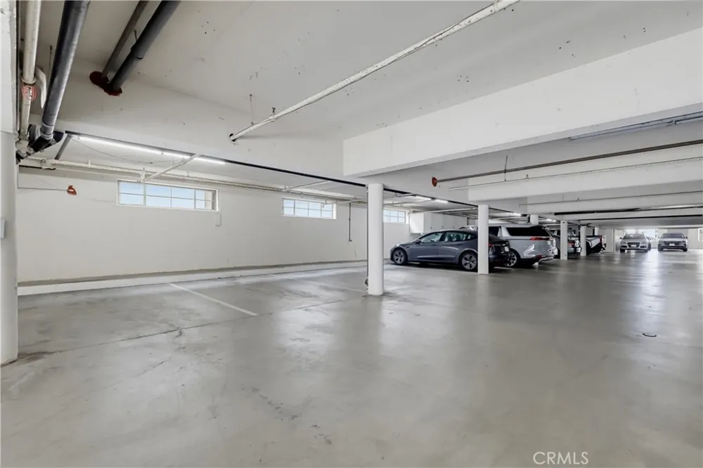 8738 Delgany #301 Playa del Rey, CA 90293