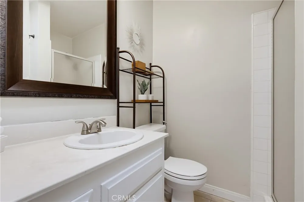 8738 Delgany #301 Playa del Rey, CA 90293