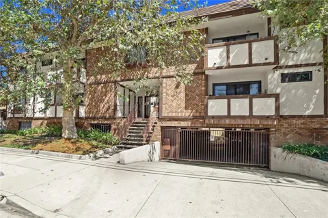 6250 Fulton Avenue #105