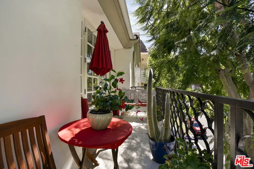 10630 Eastborne Avenue #306 Los Angeles, CA 90024