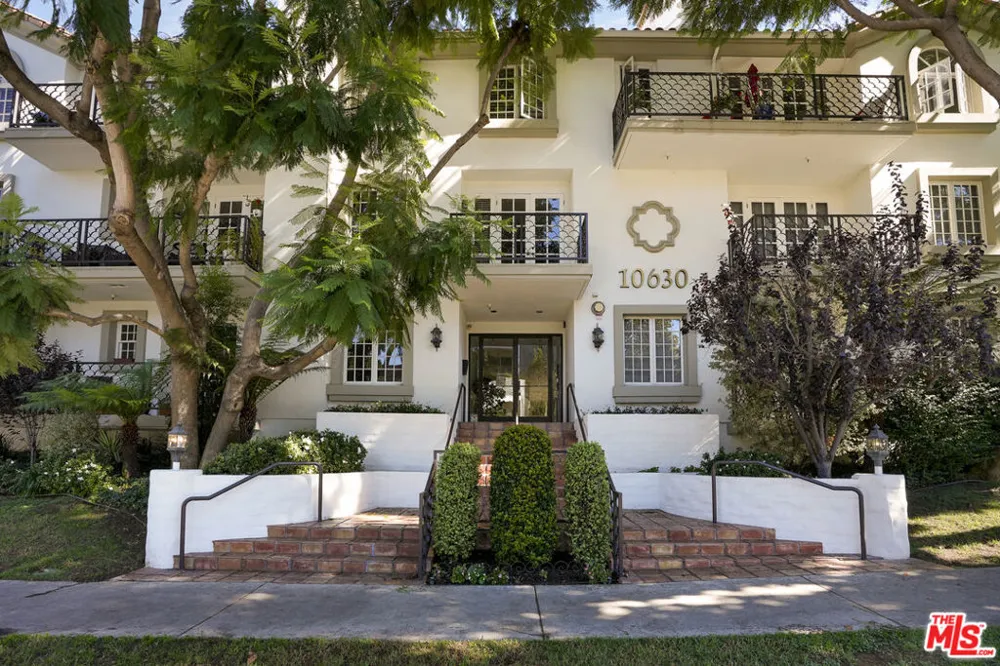 10630 Eastborne Avenue #306 Los Angeles, CA 90024