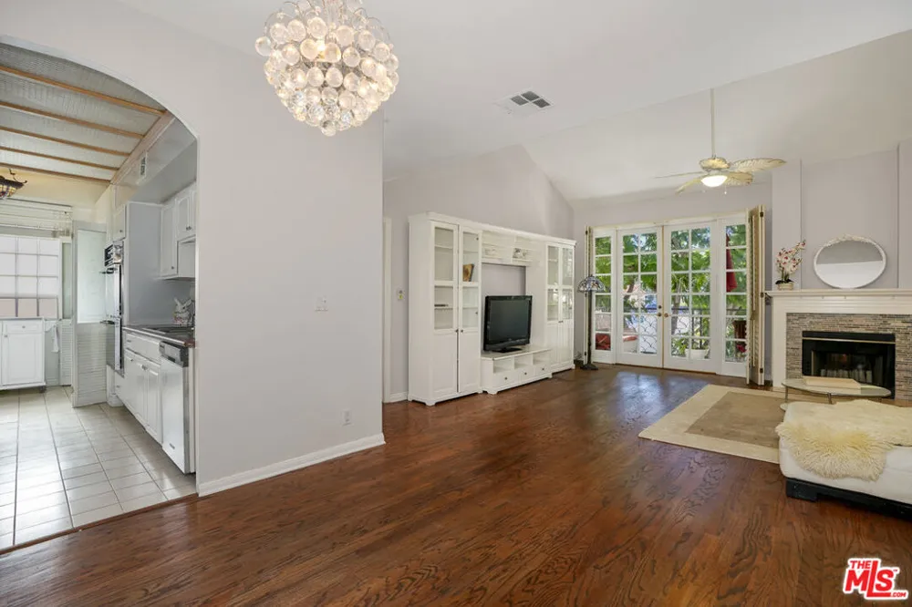 10630 Eastborne Avenue #306 Los Angeles, CA 90024
