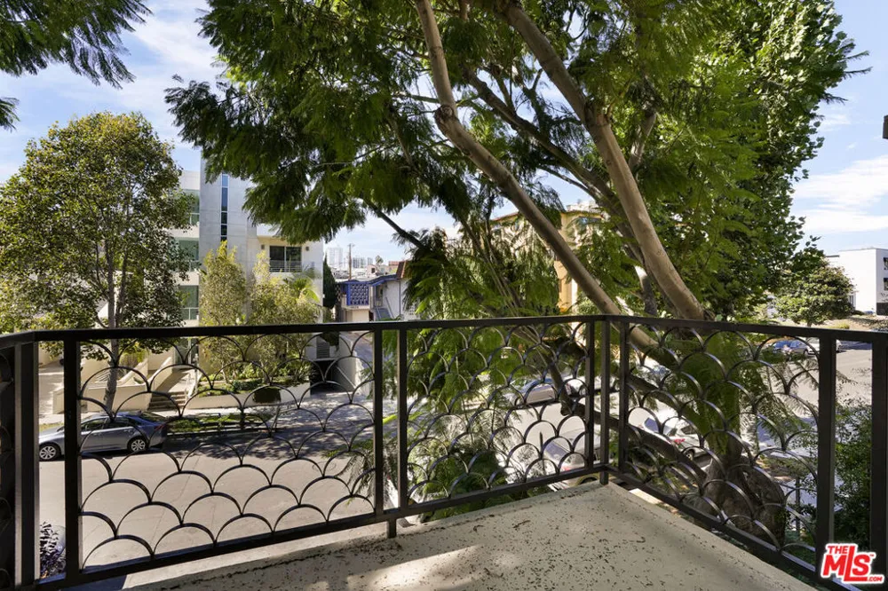 10630 Eastborne Avenue #306 Los Angeles, CA 90024