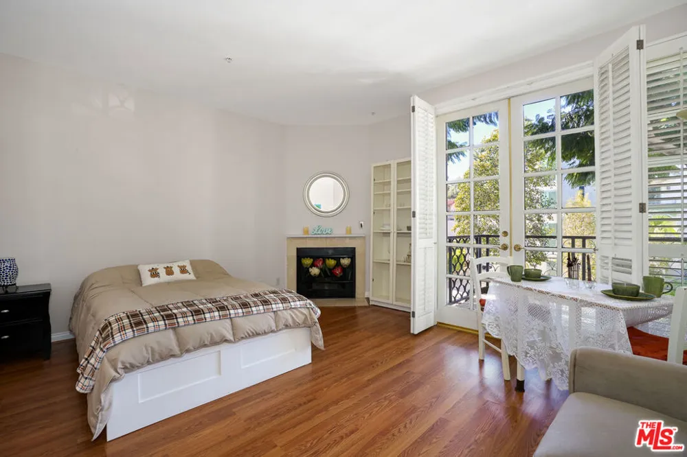 10630 Eastborne Avenue #306 Los Angeles, CA 90024
